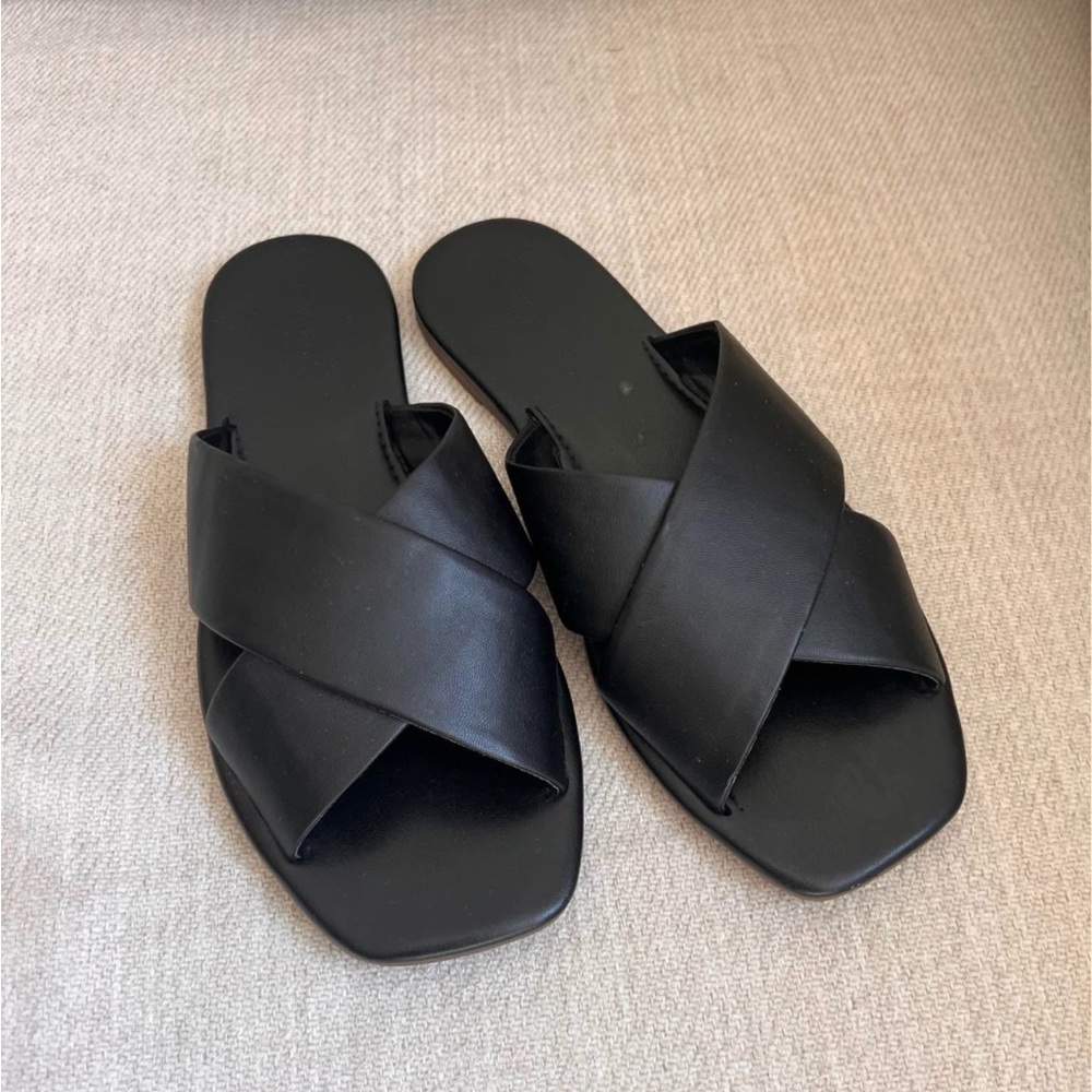 Banana Republic Black Women's Slide Sandals size 7